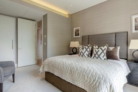 2 bedroom penthouse to rent, 62 Green Street,62 Green Street,London