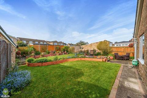 2 Longfields, Oakley, Basingstoke, RG23 7BN