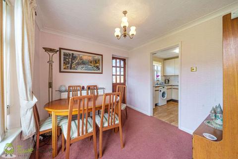 2 Longfields, Oakley, Basingstoke, RG23 7BN