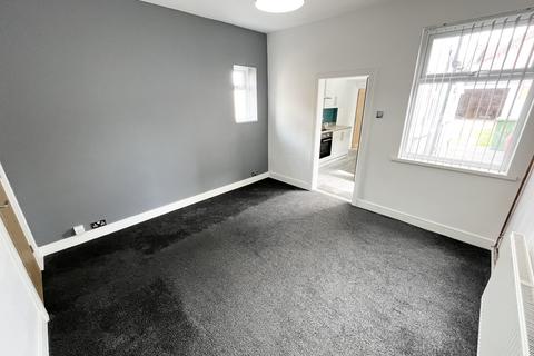 3 bedroom end of terrace house to rent, Gladstone Street, PETERBOROUGH PE1