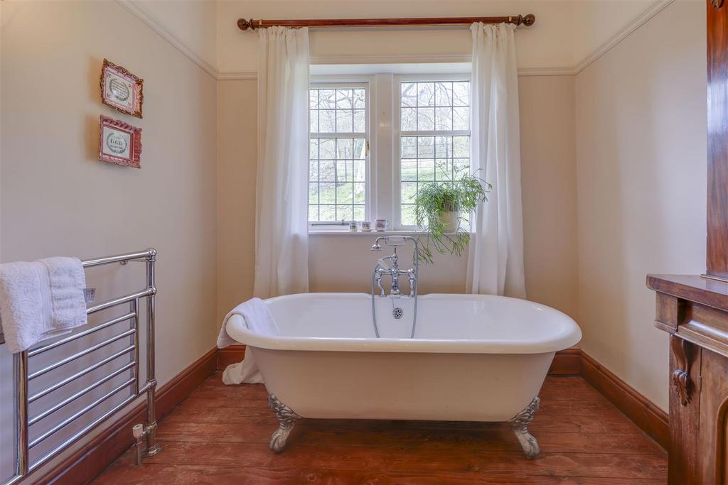 Feature Bath