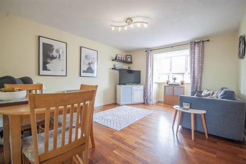 2 bedroom flat for sale, Parkinson Drive, Nr City Centre, Chelmsford