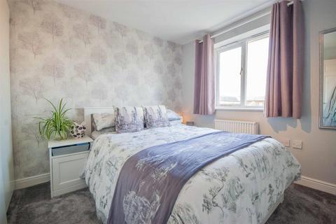 2 bedroom flat for sale, Parkinson Drive, Nr City Centre, Chelmsford