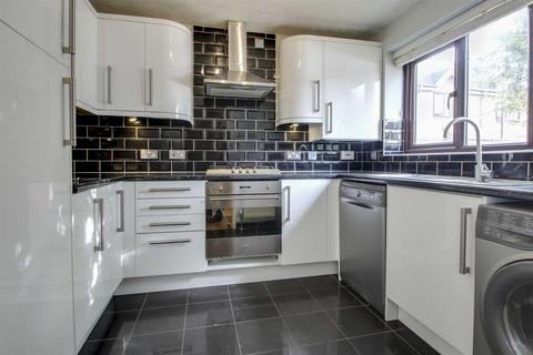 3 bedroom end of terrace house to rent, Coverack Place, Tattenhoe
