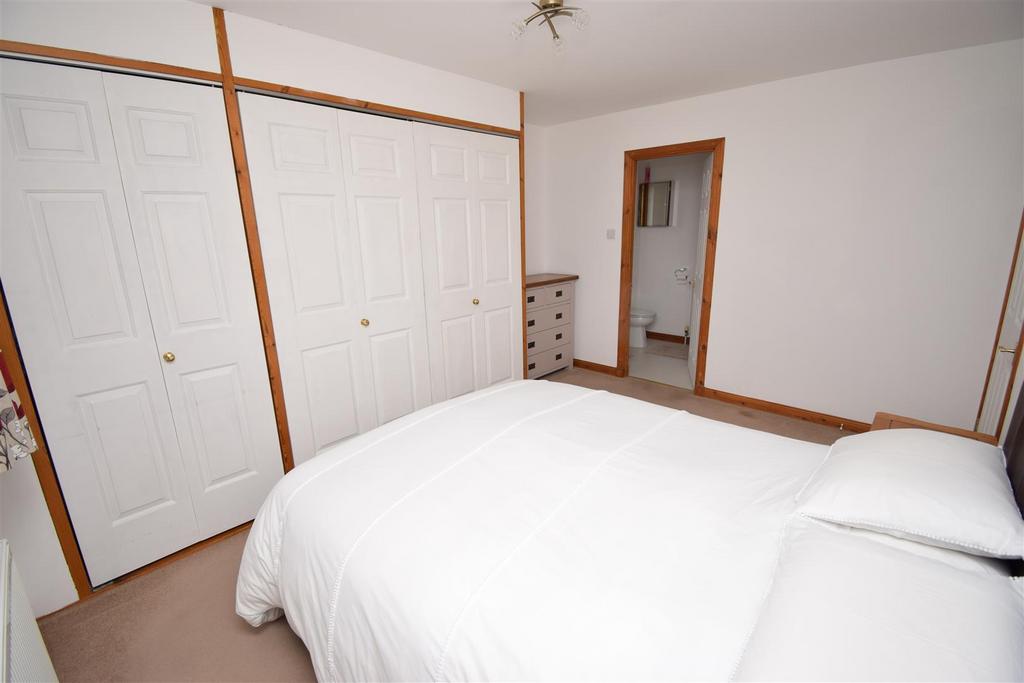Bedroom one (2).jpg