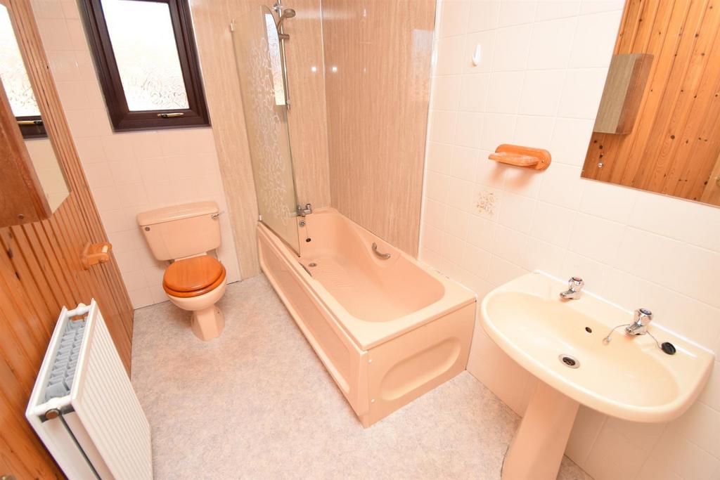 BATHROOM-2.jpg