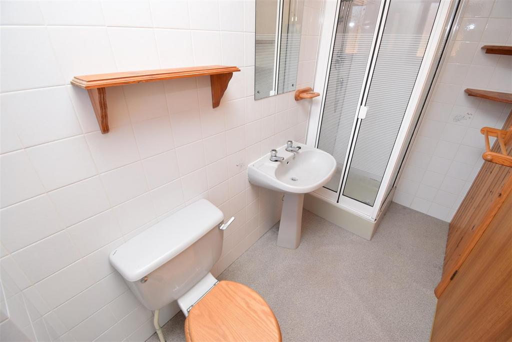 En suite shower room.jpg
