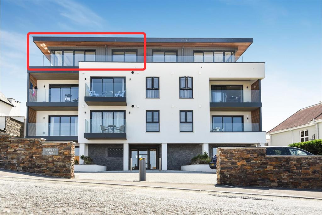 Esplanade Road, Newquay TR7 3 bed penthouse for sale £900,000