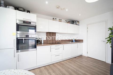 2 bedroom apartment to rent, Booth Road, Canary Wharf E16