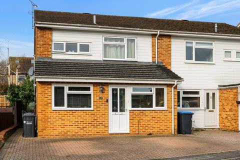 128 Barnmead, Haywards Heath, RH16 1XA