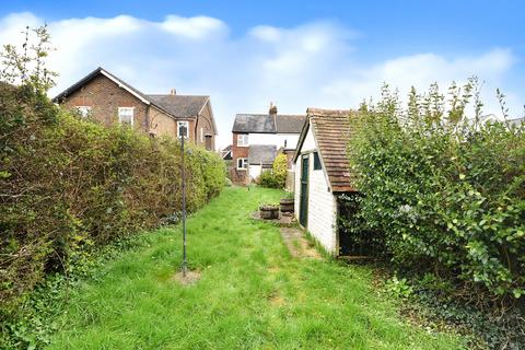 147 Albert Road, Horley, RH6 7HS
