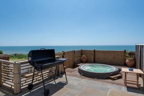 5 bedroom detached house to rent, The Promenade, Peacehaven