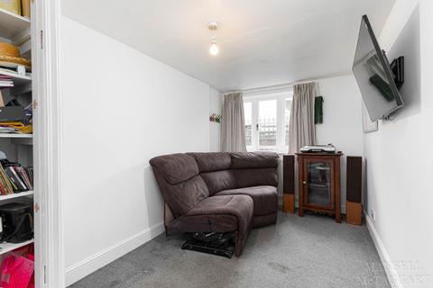 2 bedroom ground floor flat for sale, Salisbury House High Street, Hartfield TN7