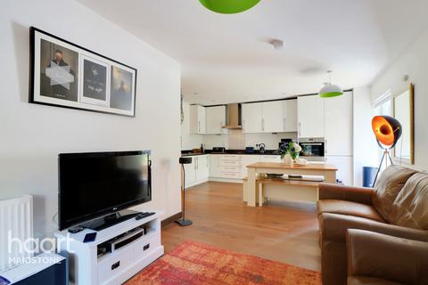 2 bedroom apartment for sale, Rosalind Drive, Maidstone