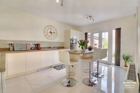 5 bedroom detached house for sale, Colton Avenue, Lichfield WS13