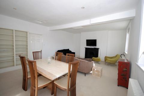 3 bedroom apartment to rent, Top floor flat, 31, Clarendon Square, Leamington Spa, Warwickshire, CV32
