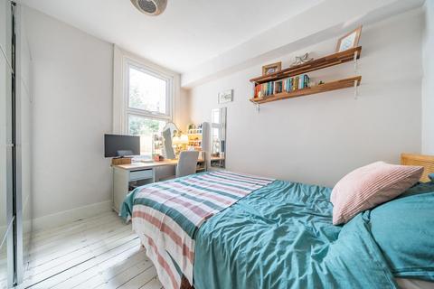 5 Petersfield Road, London, W3 8NY