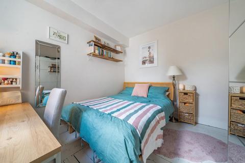 5 Petersfield Road, London, W3 8NY