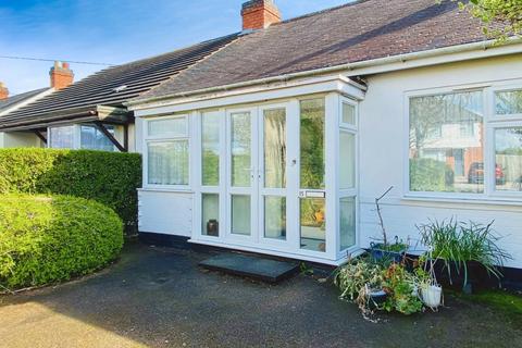 4 bedroom semi-detached bungalow for sale, Charnwood Drive, Leicester Forest East, LE3