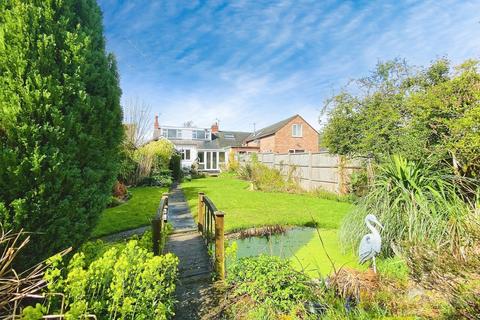 4 bedroom semi-detached bungalow for sale, Charnwood Drive, Leicester Forest East, LE3