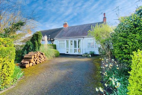 4 bedroom semi-detached bungalow for sale, Charnwood Drive, Leicester Forest East, LE3