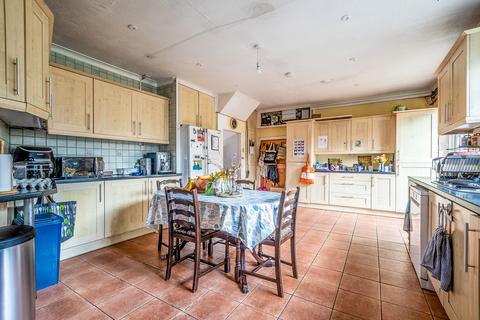 4 bedroom cottage for sale, The Square, Whimple