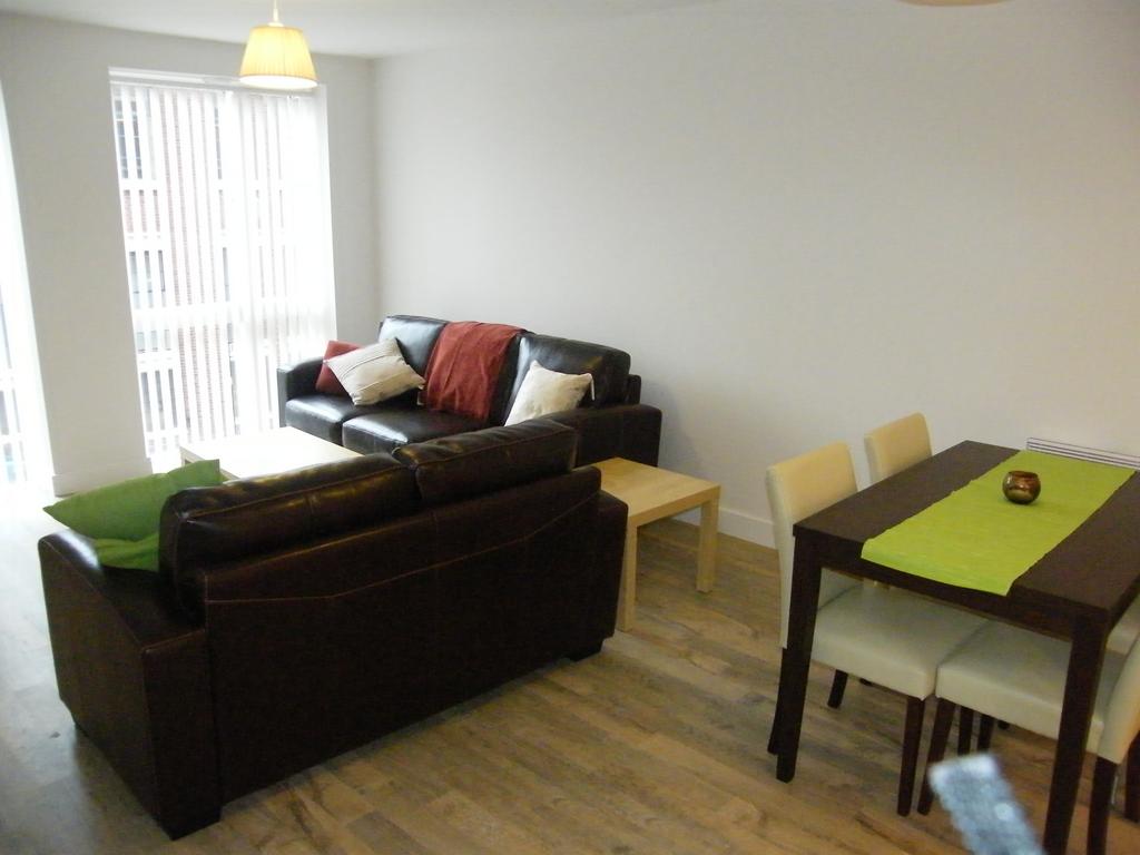 Lounge2.JPG