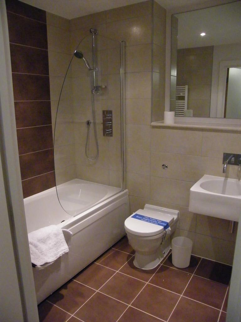 Mainbath.JPG
