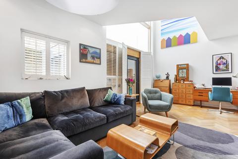 2 bedroom end of terrace house for sale, Collison Place, Manor Road, London, N16