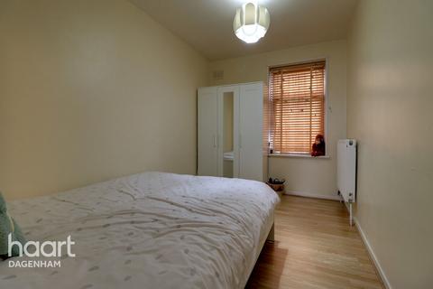 1 bedroom flat for sale, Porters Avenue, Dagenham