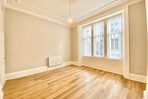 2 bedroom flat to rent, Montague Street, Glasgow G4