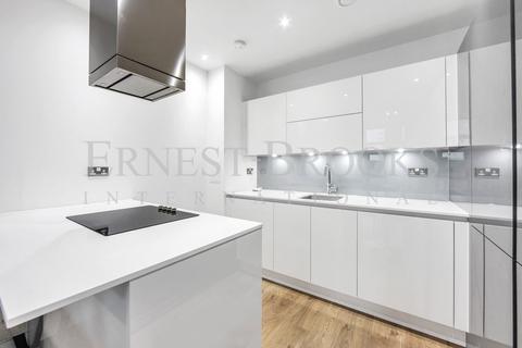 2 bedroom end of terrace house to rent, Williamsburg Plaza, Poplar, E14
