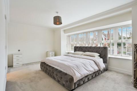 Apartment 6, 25 Gresham Road, Oxted, RH8 0BU