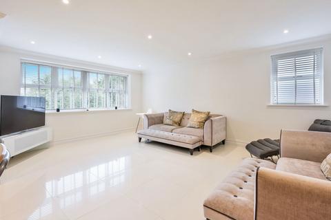 Apartment 6, 25 Gresham Road, Oxted, RH8 0BU