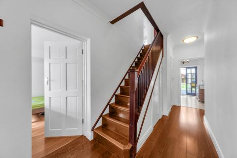 108 Domonic Drive, London, SE9 3LL