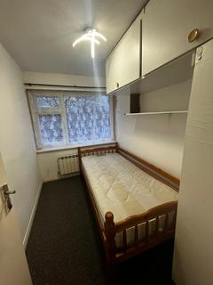 3 bedroom flat to rent, Heathrow UB3