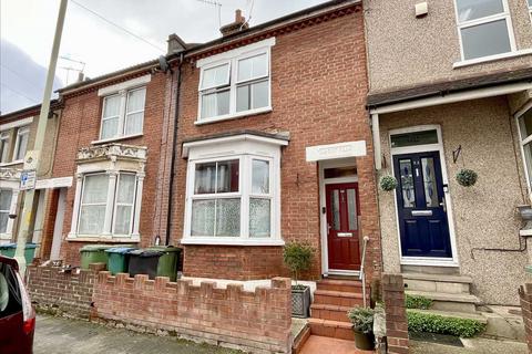 3 bedroom terraced house for sale, Gladstone Road, Watford, WD17.