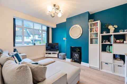123 Commonwealth Road, Caterham, CR3 6LU