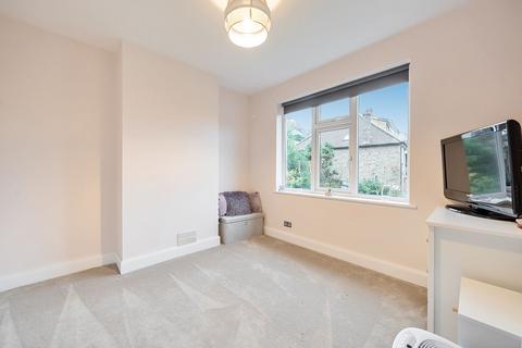 123 Commonwealth Road, Caterham, CR3 6LU