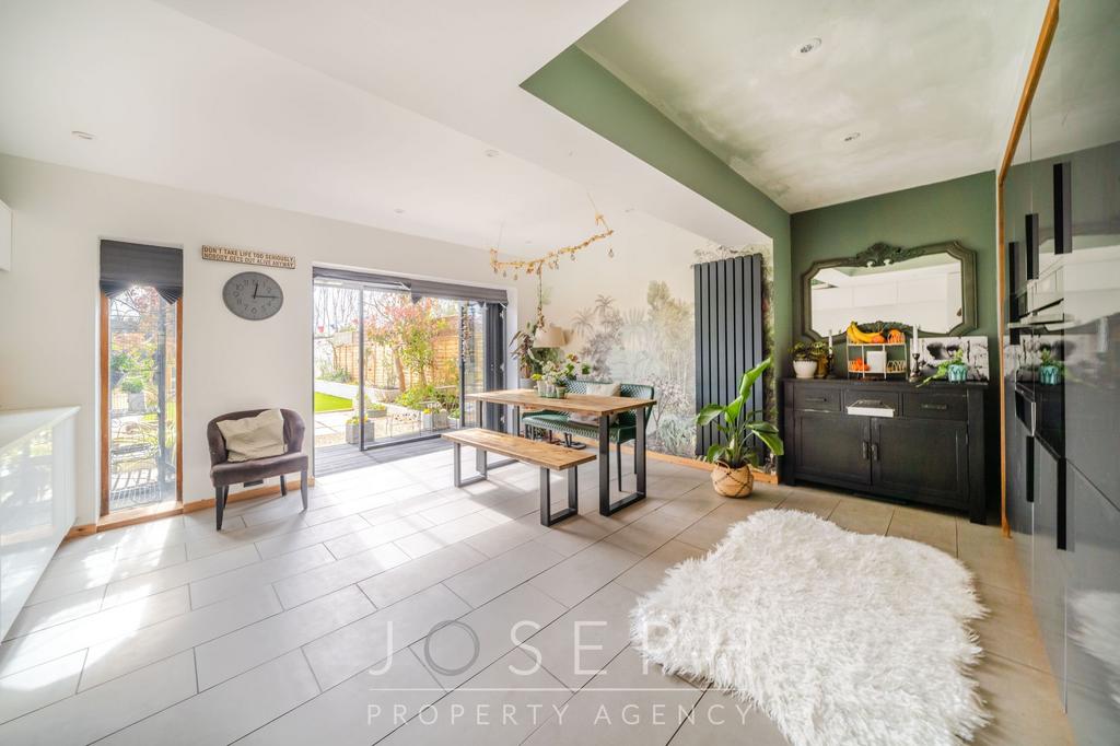 Newbury Road, Ipswich, IP4 4 bed detached house for sale £395,000