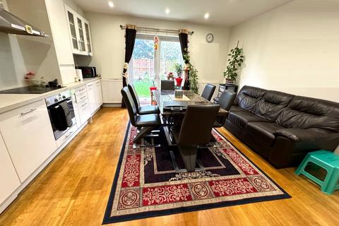 3 bedroom townhouse for sale, Hounslow, TW4