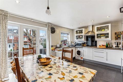14 Regal Close, London, W5 2SB