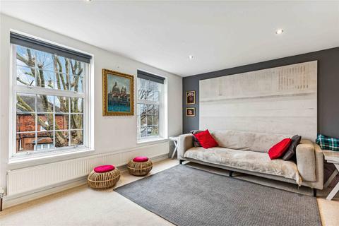 14 Regal Close, London, W5 2SB