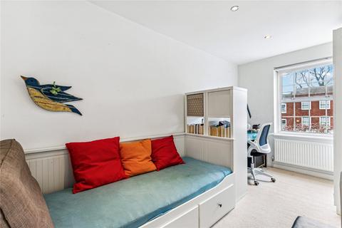14 Regal Close, London, W5 2SB