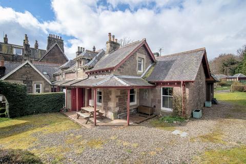 Crieff - 2 bedroom end of terrace house for sale