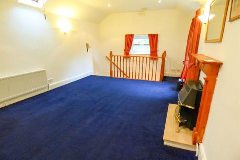 2 bedroom apartment to rent, Sheriff Mount South, Gateshead