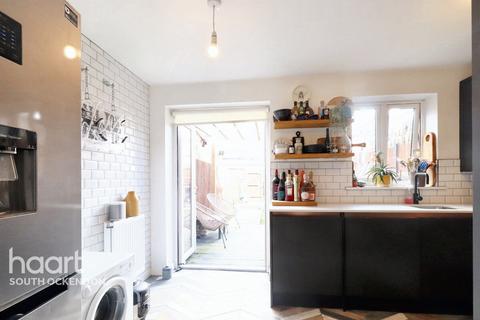 10 Mill Field Way, Aveley, South Ockendon, RM15 4ET