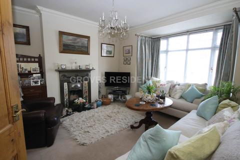 2 bedroom flat for sale, Alric Avenue, New Malden