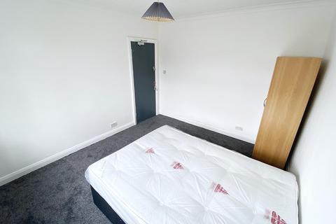 House share to rent, Lonsdale Road, London, SE25