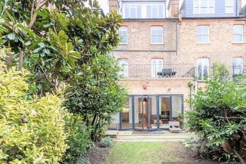 4 bedroom flat for sale, Goldhurst Terrace, South Hampstead, London